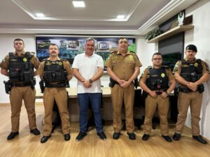 Comandante do 10º BPM realiza visita ao prefeito de Cambira
