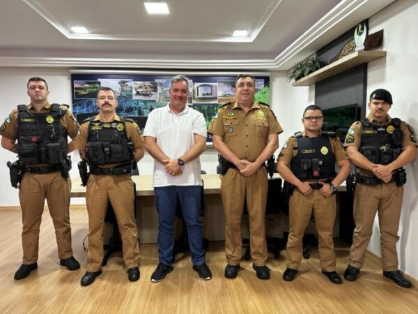 Comandante do 10º BPM realiza visita ao prefeito de Cambira