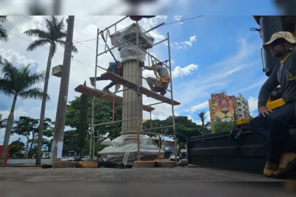 Catedral inicia transferência de imagem de Nossa Senhora de Lourdes