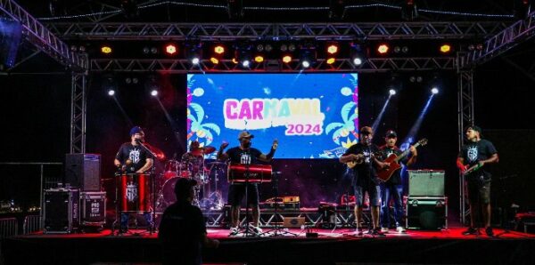 Sucesso marca Carnaval Nas Asas do Samba 2024 em Arapongas