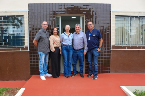 Deputado Bazana visita Colégio Anesio Alves de Azevedo, no CJ.Tropicalm em Arapongas