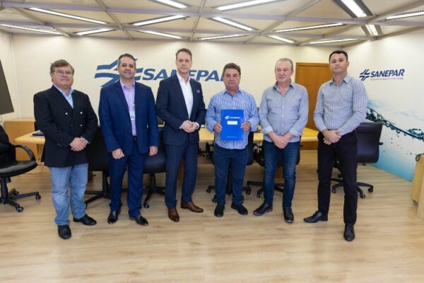 Parceria entre Sanepar e Prefeitura de Arapongas atenderá quase 2 mil famílias com rede de esgoto em Arapongas
