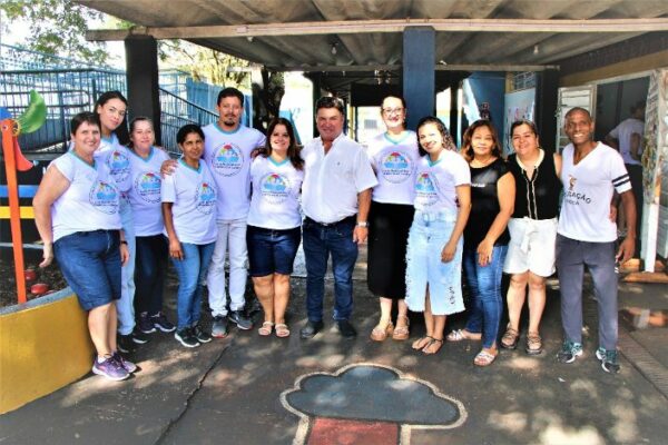 Prefeito de Arapongas Sérgio Onofre visita Escola Municipal Nereide e acolhe demandas