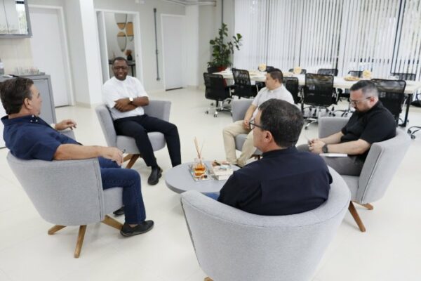 Prefeito de Arapongas recebe lideranças religiosas para fortalecer engajamento no combate à dengue