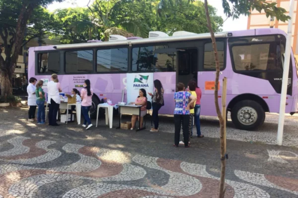 Ônibus Lilás leva atendimento às mulheres em Arapongas