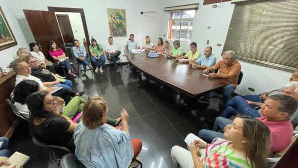 Prefeitura de Jandaia realiza reunião para semana “D” contra dengue em parceria com o Governo do Estado