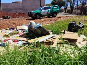 Prefeitura de Arapongas aplica multas que passam dos R$ 6 mil por descarte irregular de lixo