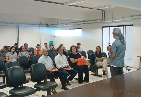 Programa “Compra Londrina” promove palestra para servidores municipais