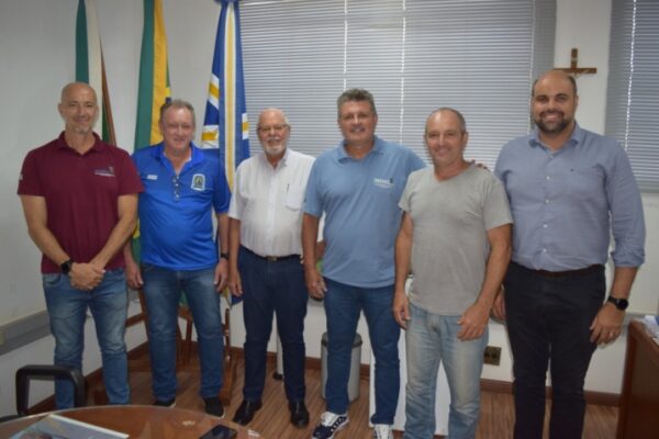 Comitiva da Paraná Esportes realiza vistoria técnica em Rolândia