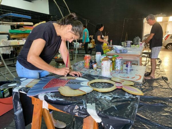 Secretaria da Cultura de Arapongas prepara decoração de Páscoa