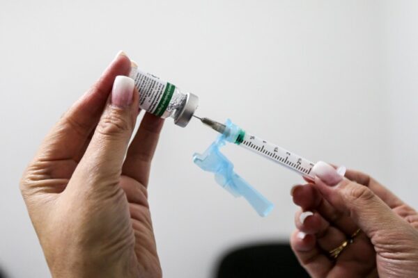 Vacinação contra a gripe atende toda população de Arapongas acima de seis meses