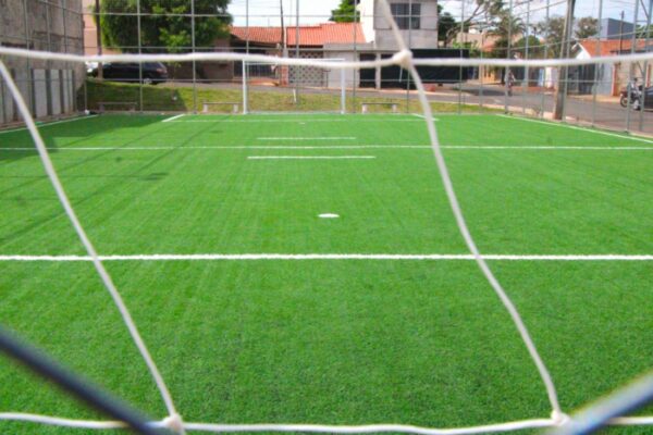 Prefeitura de Arapongas conclui instalação do Meu Campinho do Jardim Colúmbia