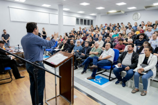 Audiência pública de atualização do Plano Diretor lota auditório do CREA em Apucarana