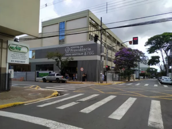 Homem é esfaqueado pela companheira em Mauá da Serra