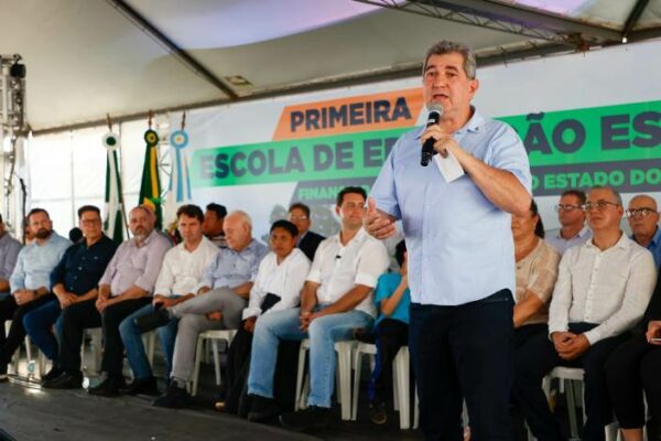 Ratinho Júnior inaugura 1ª Escola de Educação Especial feita pelo Estado, através de projeto do Deputado Bazana