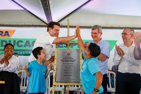 Nova Laranjeiras: governador inaugura 1ª Escola de Educação Especial feita pelo Estado
