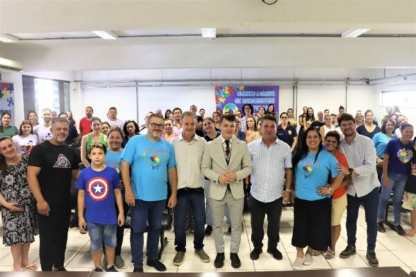 Prefeitura de Arapongas recebe palestra “Desafios de um Autista”