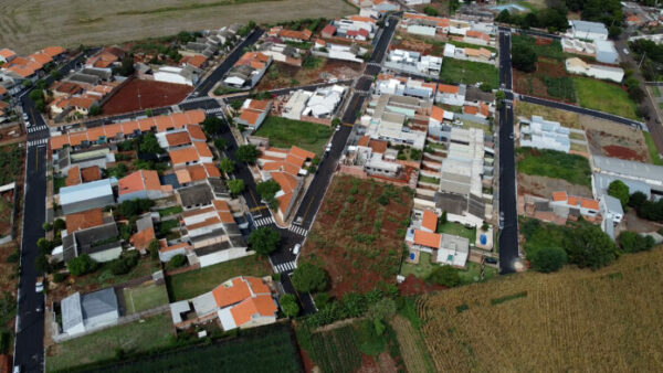 Prefeitura de Cambira realiza obras de asfaltamento no Jardim Beleze