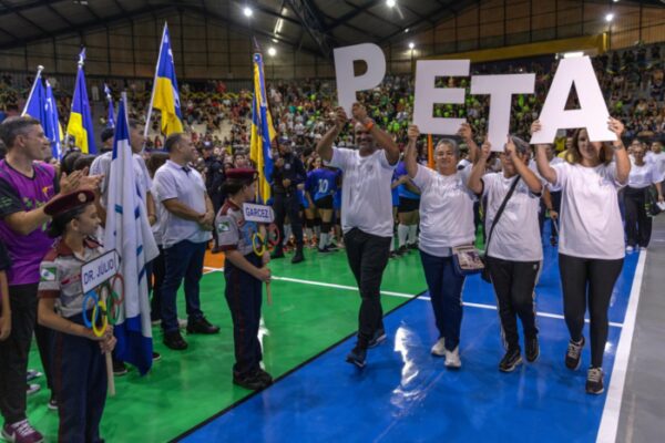 Em clima de festa, Prefeitura de Arapongas inicia 70º edição dos Jogos Escolares do Paraná