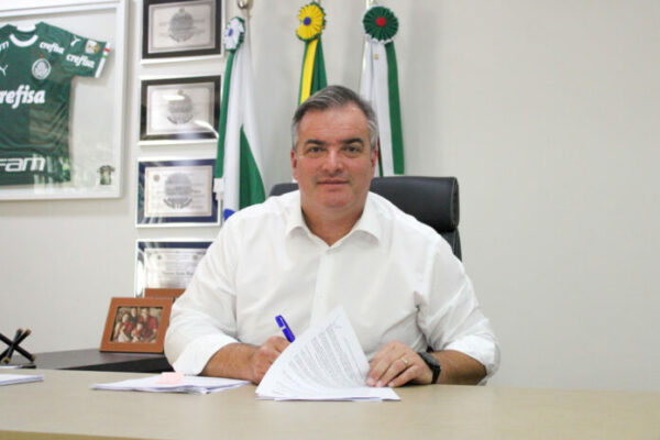 Câmara de Vereadores de Cambira aprova contas de 2021 do prefeito Toledo