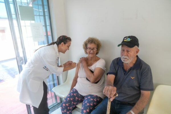 Apucarana prepara esquema de vacinação contra a gripe aos sábados