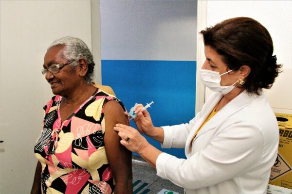 Vacinação contra a gripe em Arapongas: Confira os locais de atendimento e grupos prioritários