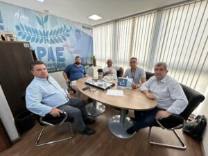 Reunião busca parceria para instalação de hospital veterinário em Arapongas