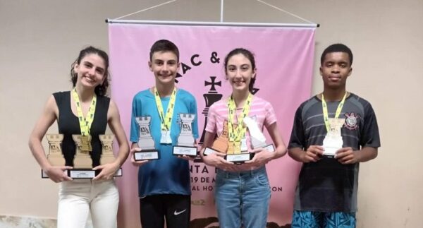 Equipe de Arapongas é destaque durante Campeonato Brasileiro de Xadrez e garante vaga para o Mundial