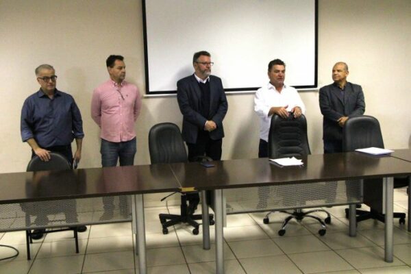Prefeitura de Arapongas promove encontro entre BRDE e microempresários para fomentar o desenvolvimento econômico