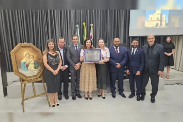 Grupo Mães Intercessoras recebe homenagem na Câmara de Apucarana