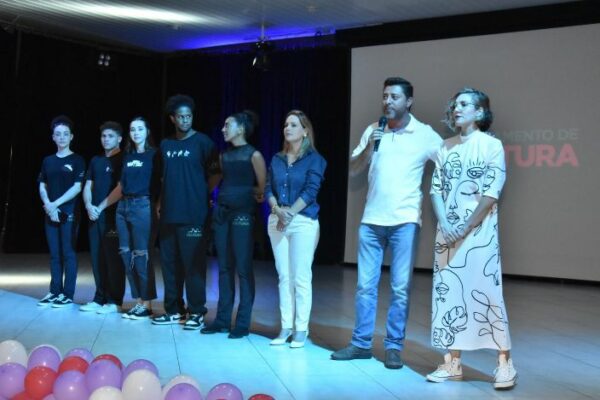 Departamento de Cultura de Jandaia comemora “Dia Internacional da Dança”.