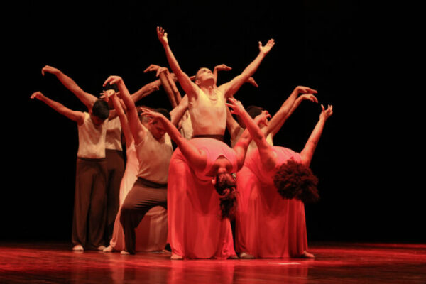 Artistas da APAE de Cambira conquistam 1° lugar no festival regional nossa arte e se classificam para fase estadual