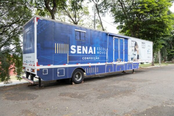 Ônibus-escola do “Bora Paraná” já está em Apucarana e cursos começam nesta quinta