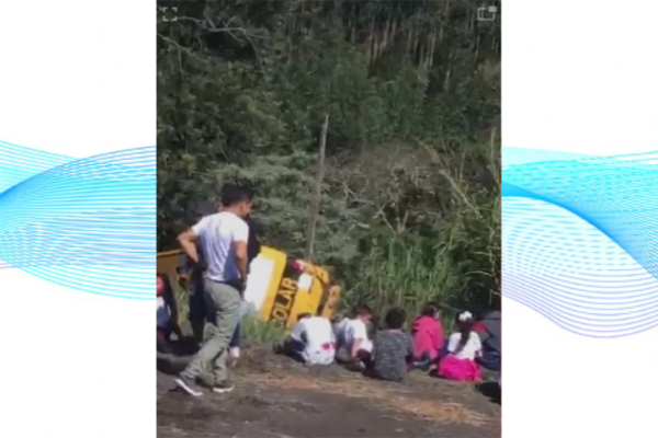 Acidente envolve ônibus do transporte escolar em Ortigueira