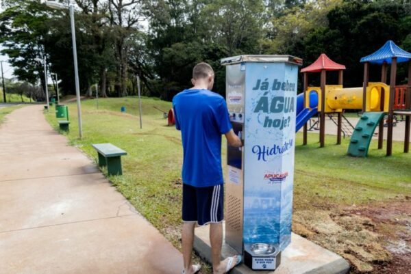 Prefeitura de Apucarana instala estações de hidratação na Praça Rui Barbosa e Parque Jaboti