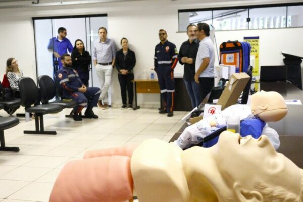 SAMU Arapongas participa de capacitação e recebe novos equipamentos