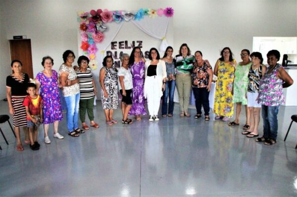 Centros de Convivência dos Idosos de Arapongas promovem homenagens ao Dia das Mães