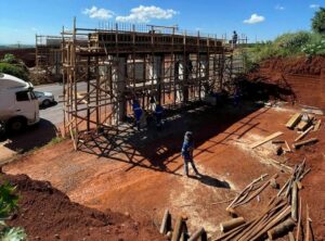 Construção de viadutos na PR-444 altera trânsito neste final de semana em Mandaguari