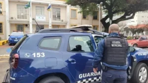 Envolvidos em agiotagem assustam moradores e são presos com drogas em Arapongas