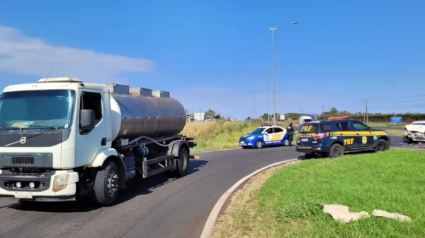 Caminhoneiro envolvido em acidente com carro da saúde de Arapongas é preso