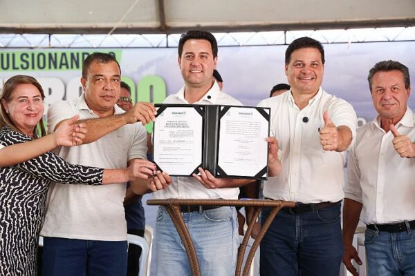 Governador anuncia pavimentação da área urbana de Marilena até o Porto Maringá