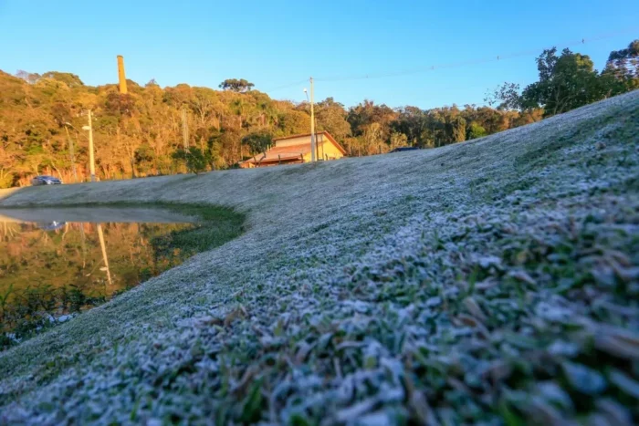 Paraná entra em alerta amarelo para queda nas temperaturas