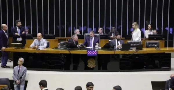 Câmara aprova urgência de texto sobre impostos da reforma tributária