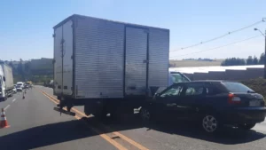 Acidente na PR-444 deixa motorista de Audi ferido em Arapongas