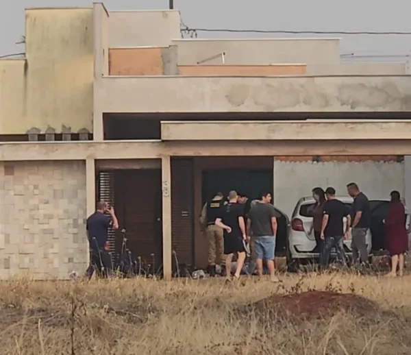Homem é executado a tiros na frente de criança de 2 anos em Sabáudia