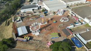 Brinquedo descarrilha e fere crianças em parque de diversões