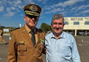 Deputado Bazana é homenageado com medalha “Guardiões da Cidade dos Pássaros”, da PM