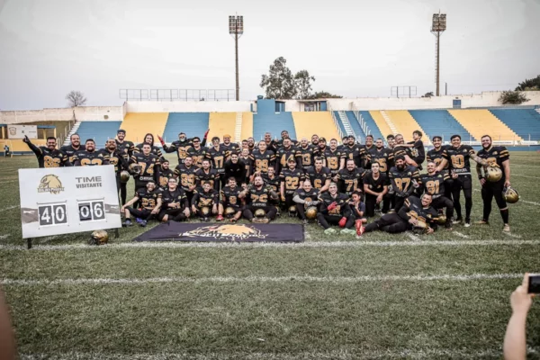 Arapongas Golden Phoenix vence equipe Assis Captains por 40 a 6