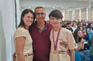 Borrazópolis – Escola Estadual Humberto de Alencar Castelo Branco celebra conquista de aluno na OBMEP