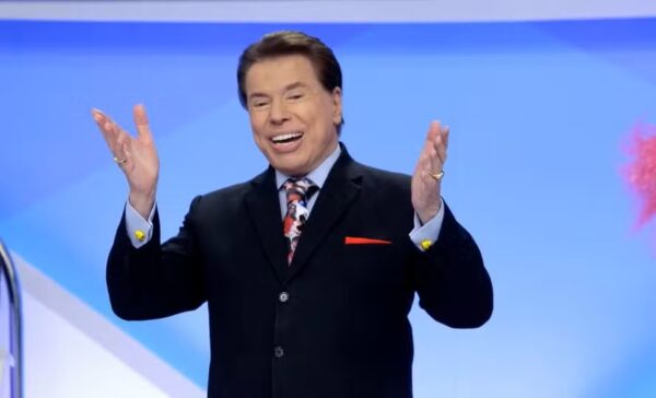 Silvio Santos volta a ser internado no hospital Albert Einstein, em SP